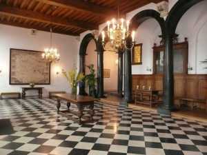 Betrouwbare schilders in regio Wassenaar restaureren Markt Delft ontvangstruimte gemeentehuis met professioneel vakmanschap
