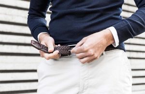 Highbuckle riem zonder gaatjes met ratelsysteem voor perfecte pasvorm en moderne stijl