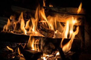 Elektrische haard kopen voor stijlvolle warmte zonder rookgasafvoer. Eenvoudig zelf te installeren met plug-and-play function